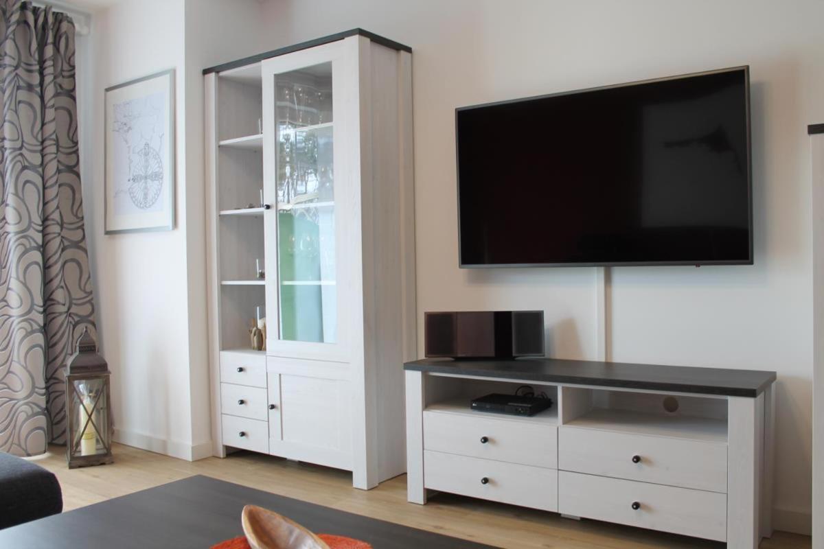 Ferienwohnung De Windroos Born Exteriör bild
